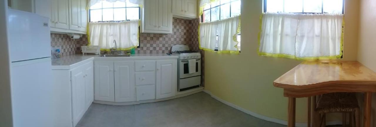 Southern Haven Guesthouse Laborie ภายนอก รูปภาพ